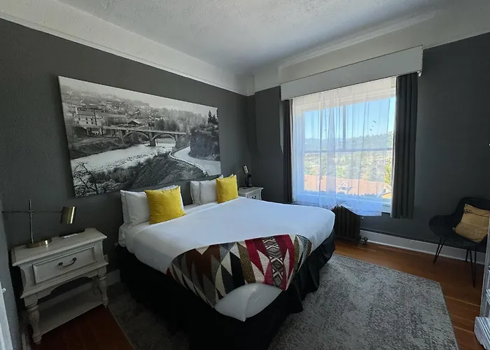 Hood River Hotel