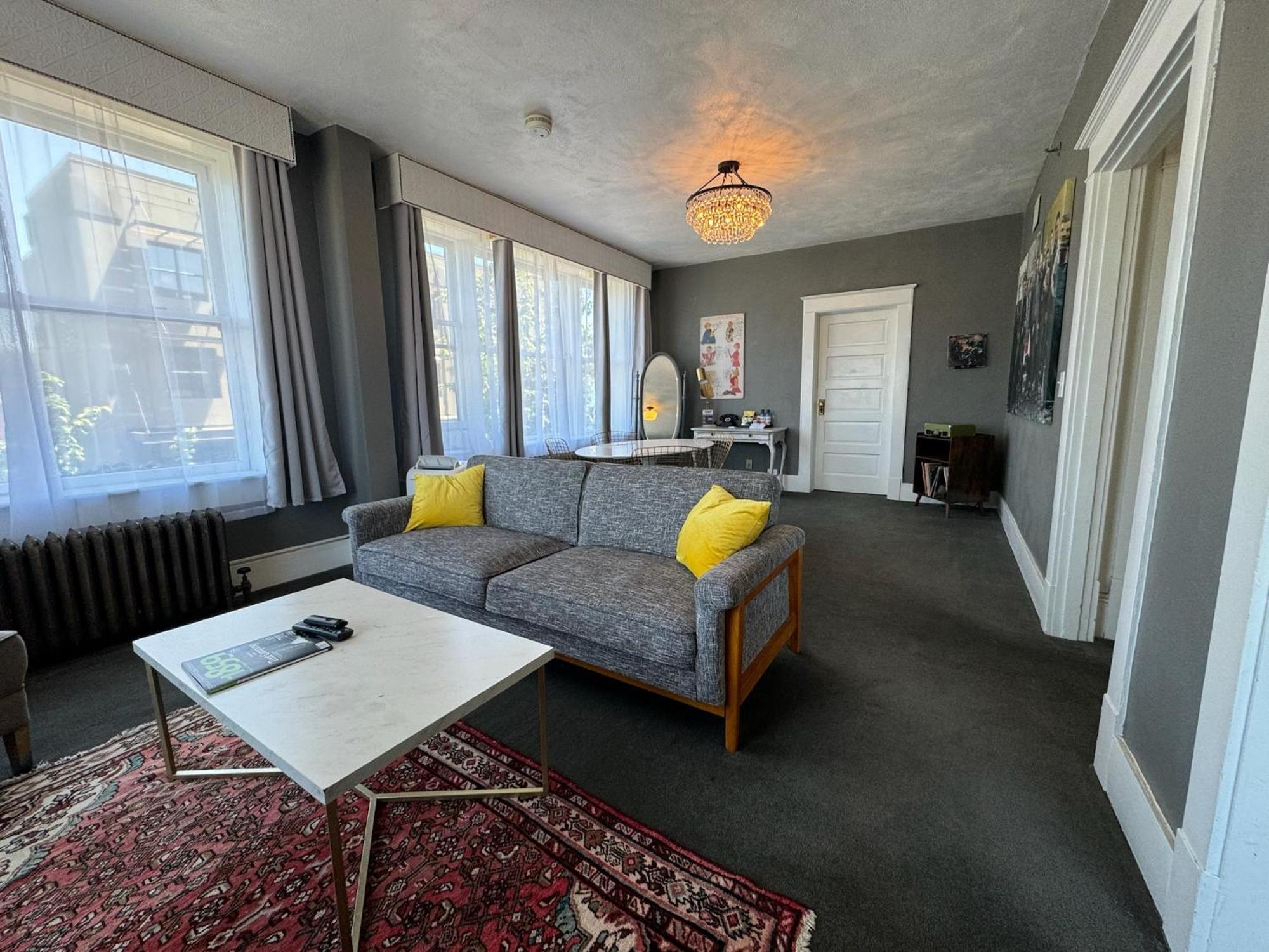 Hood River Hotel
